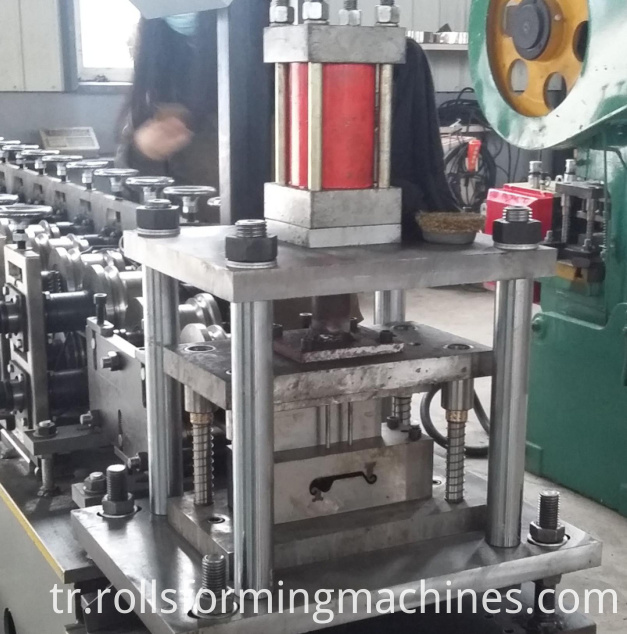 Customized Roller Shutter Door Roll Forming Machine